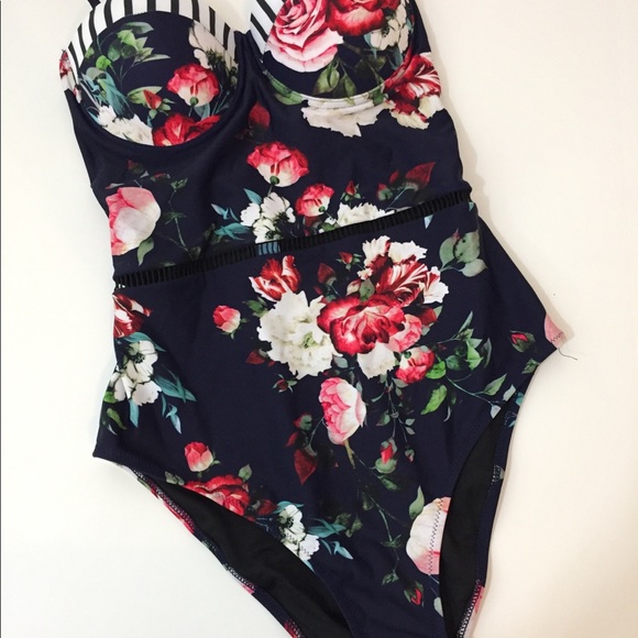 Cupshe Other - Cupshe One Piece
